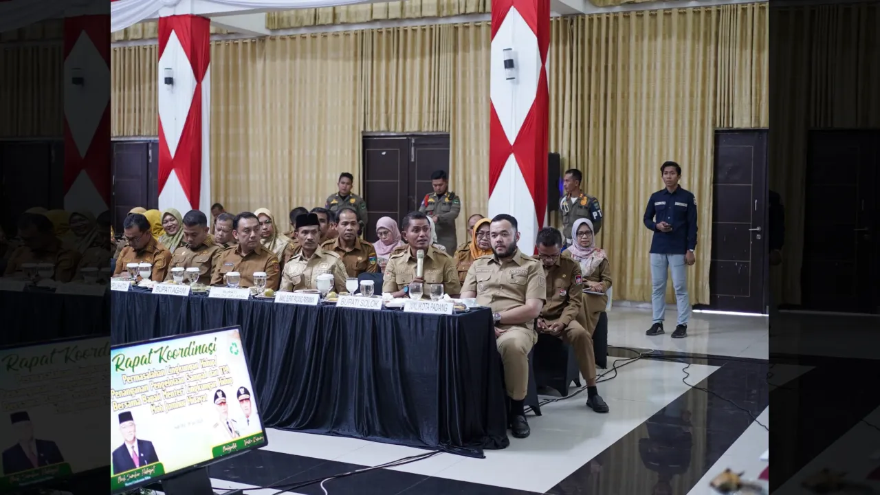 Bupati Solok Jon Firman Pandu bicara pengelolaan sampah jangka panjang